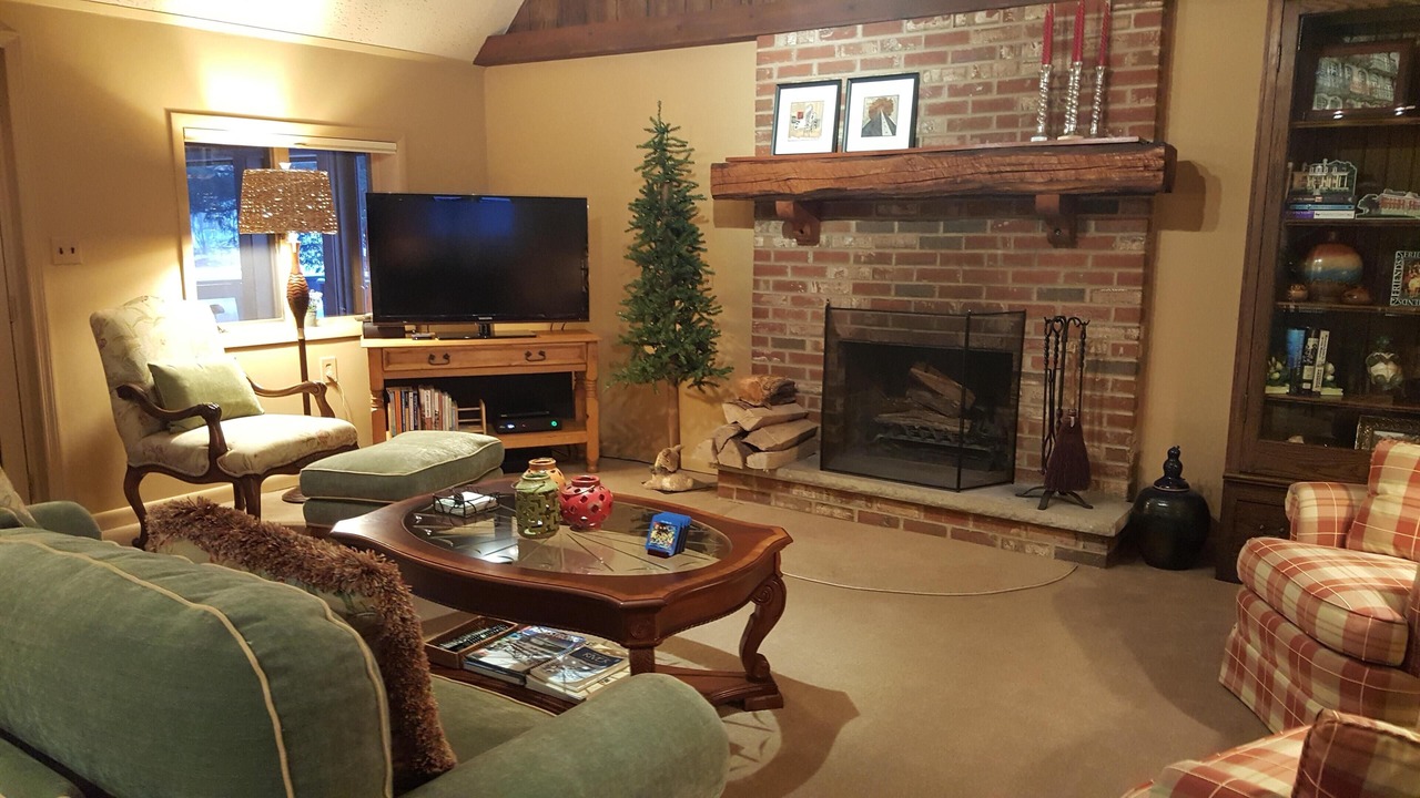 Photo of Livingroom in East Brady
