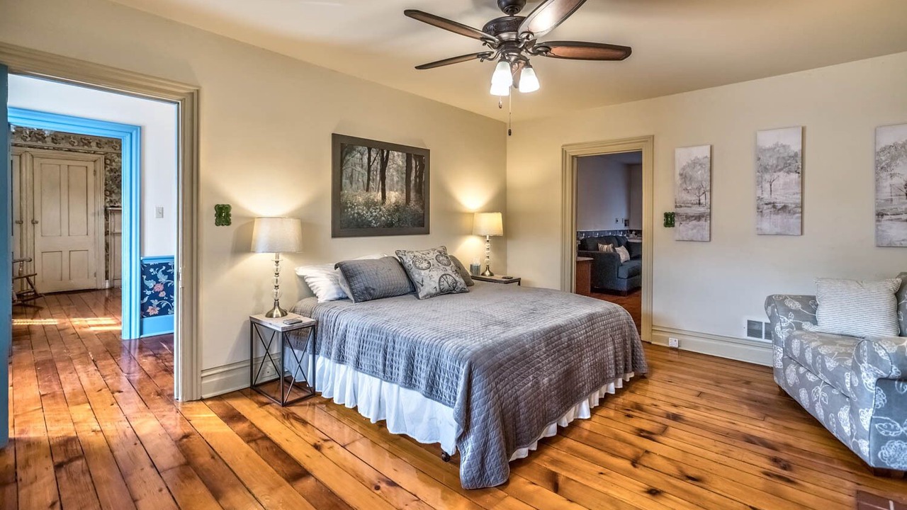 Photo of Bedroom in Butler