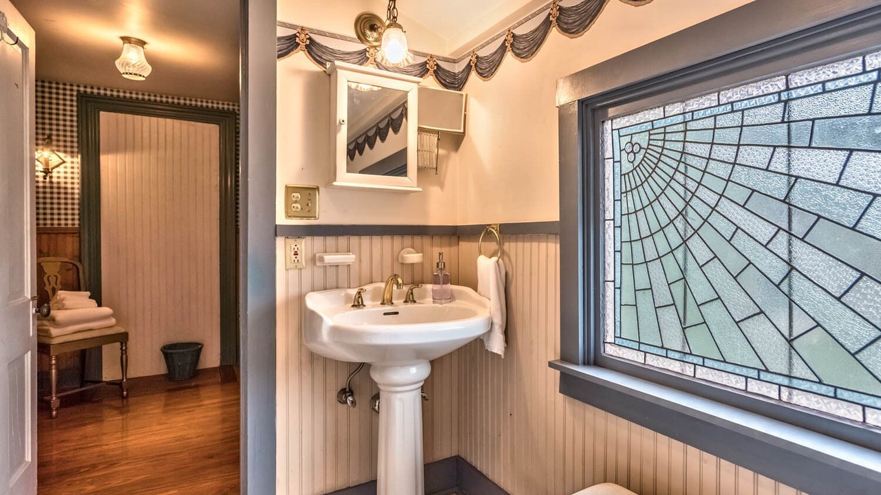 Photo of Bathroom in Butler