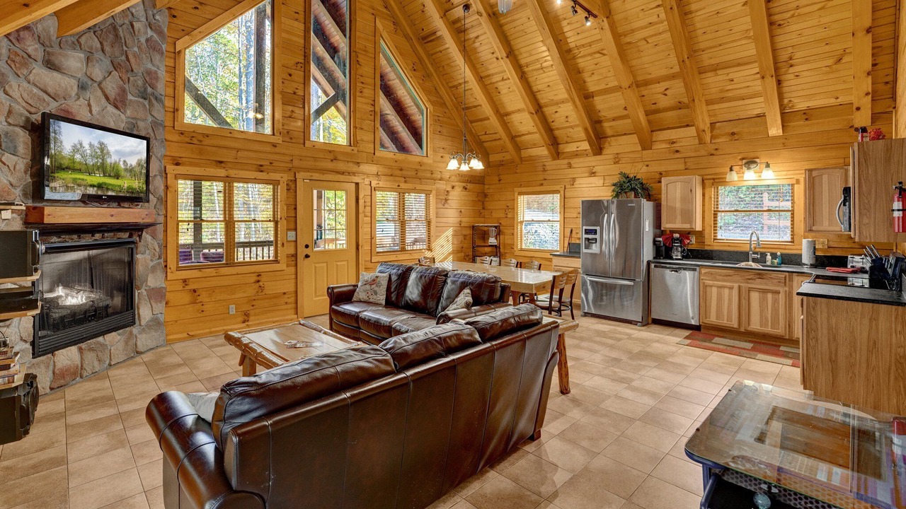 Photo of Livingroom in Sugar Grove