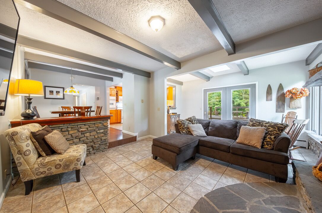 Photo of Livingroom in Elkins