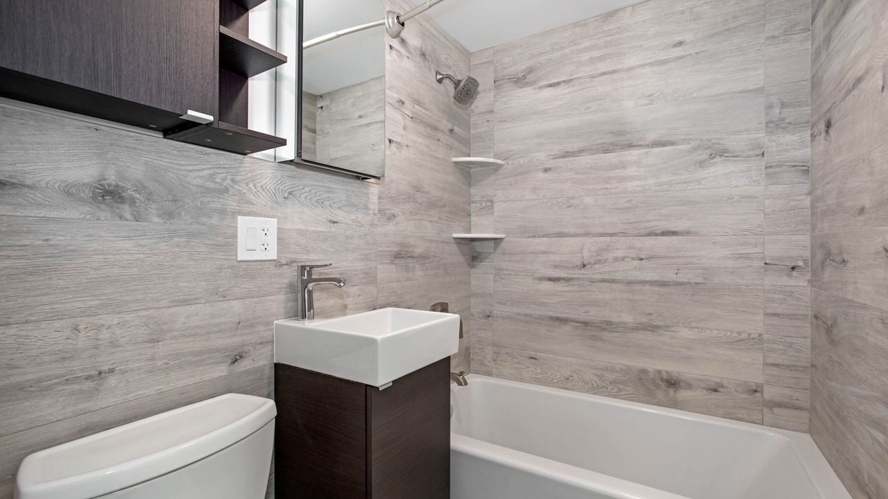 Photo of Bathroom in Weehawken