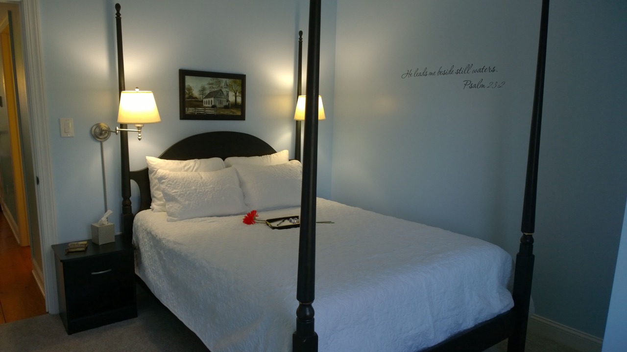 Photo of Bedroom in Leola