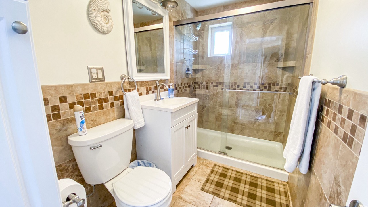 Photo of Bathroom in Oak Harbor