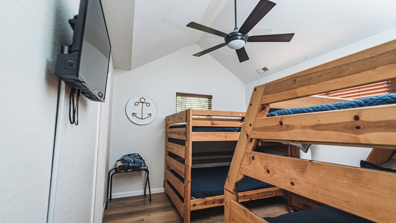 Photo of Bedroom in Lakeside Estates