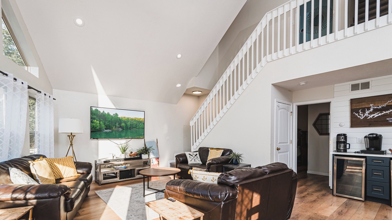Photo of Livingroom in Lakeside Estates