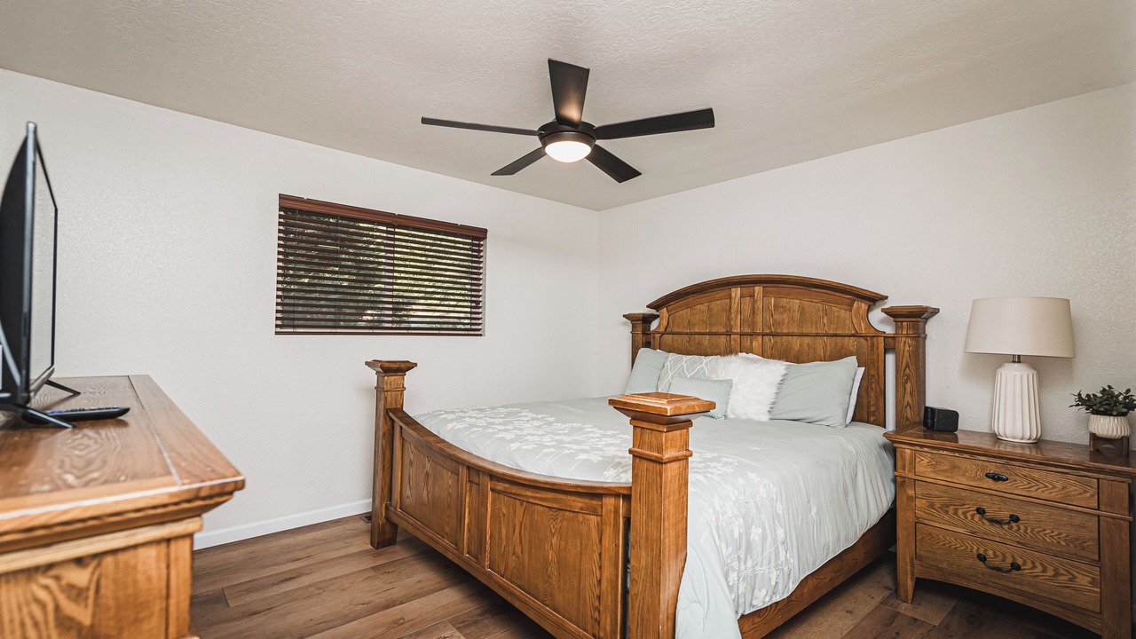 Photo of Bedroom in Lakeside Estates