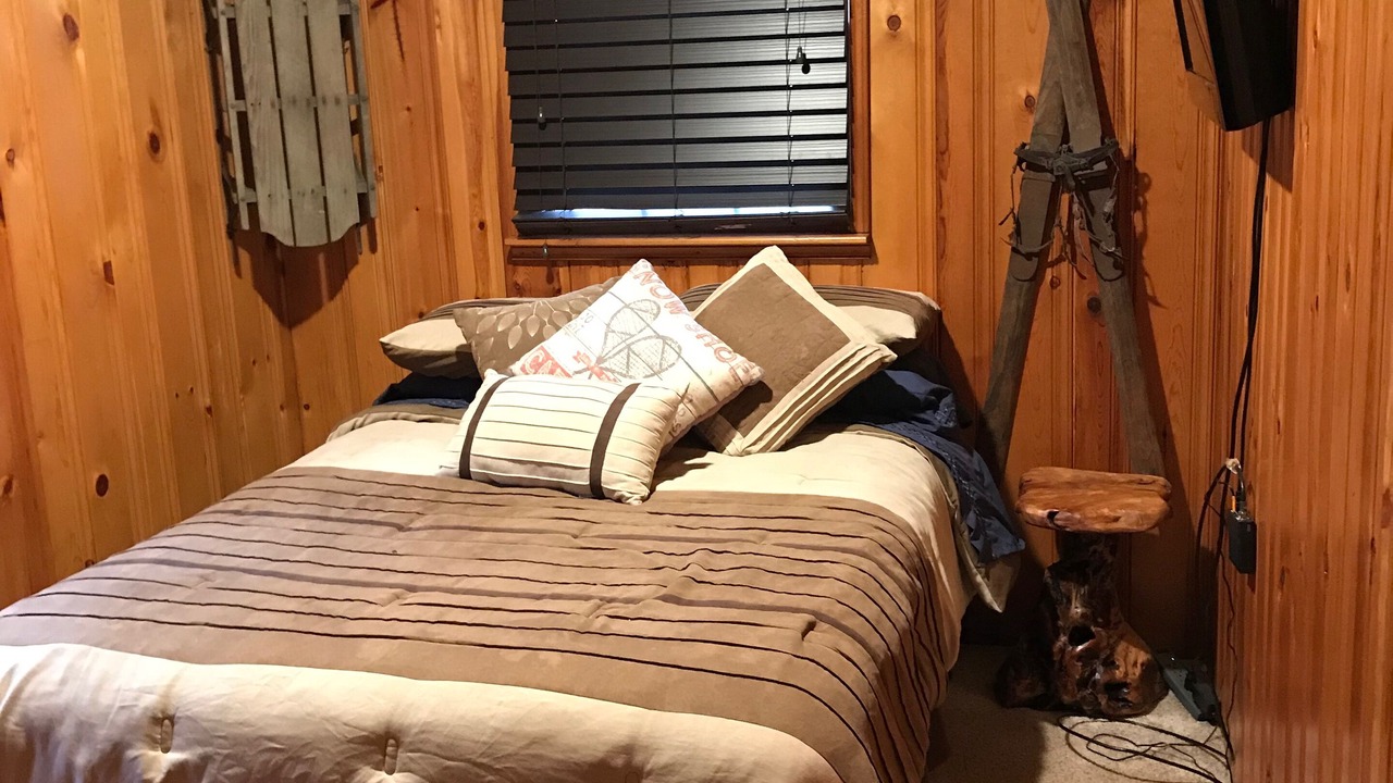 Photo of Bedroom in Greentown