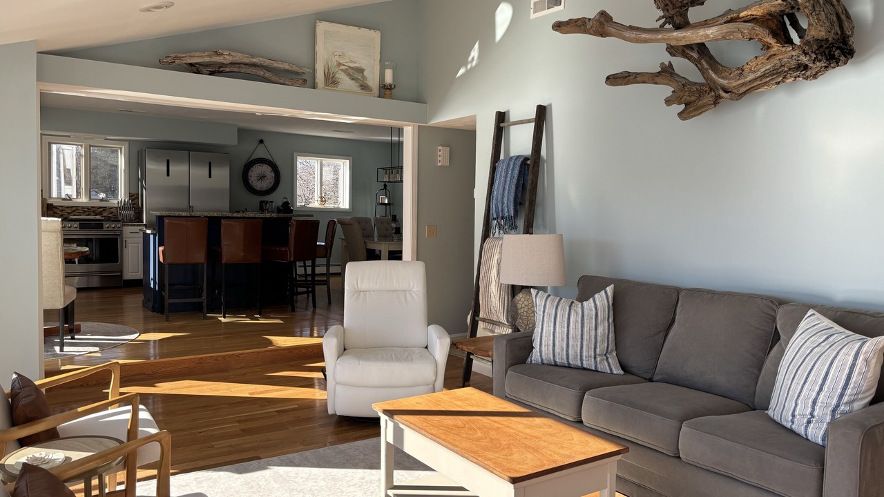 Photo of Livingroom in Findley Lake