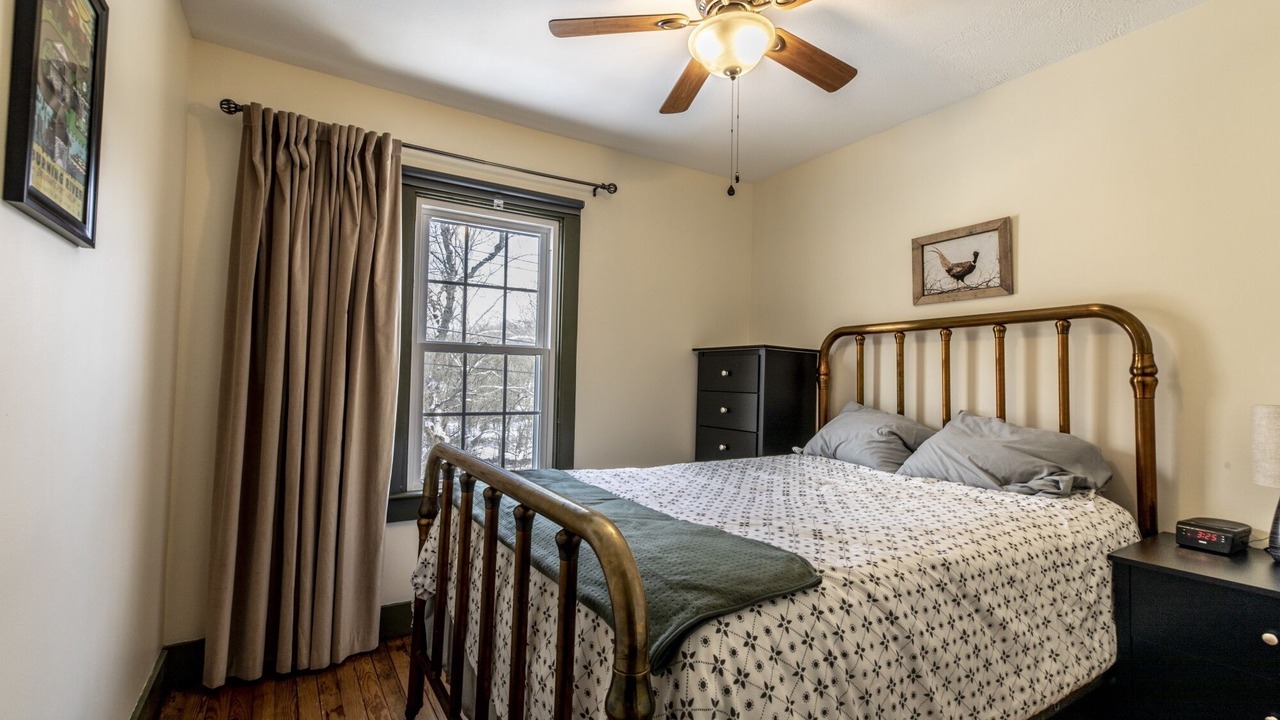 Photo of Bedroom in Peninsula