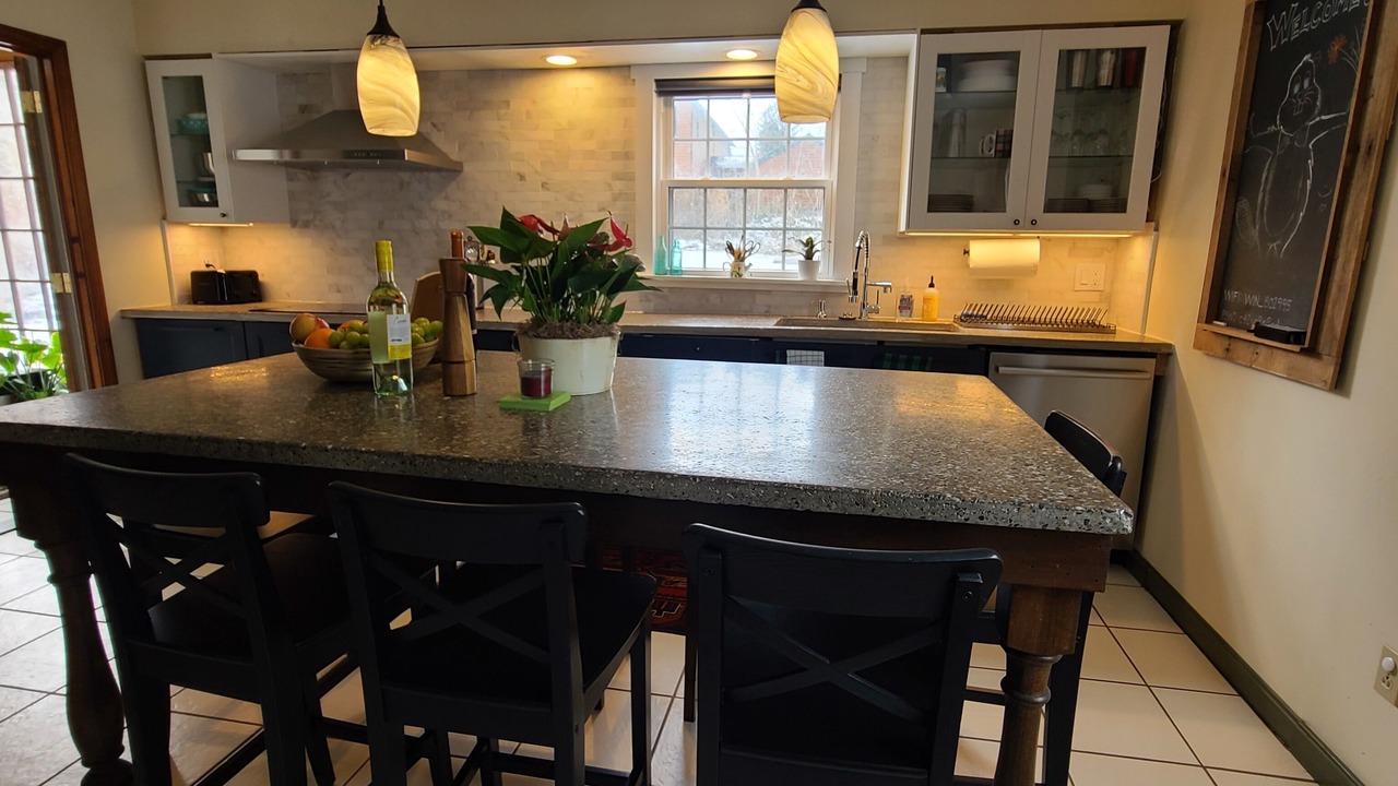 Photo of Kitchen in Peninsula