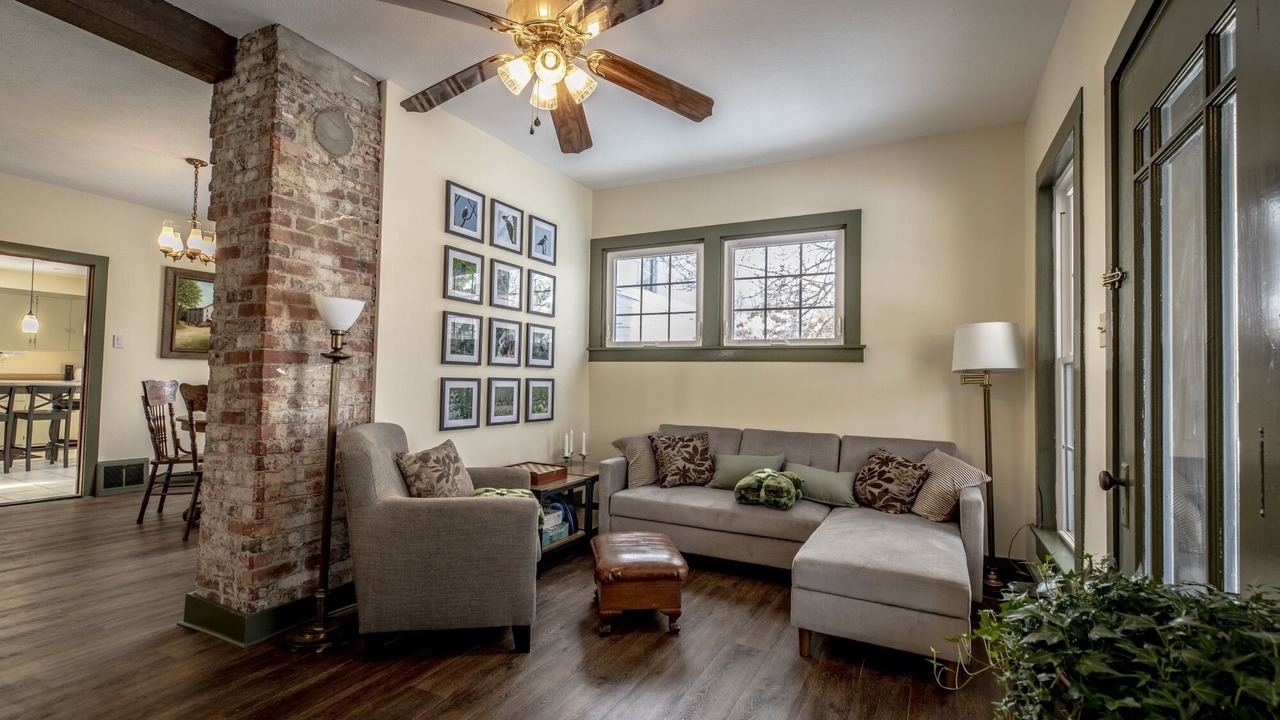 Photo of Livingroom in Peninsula
