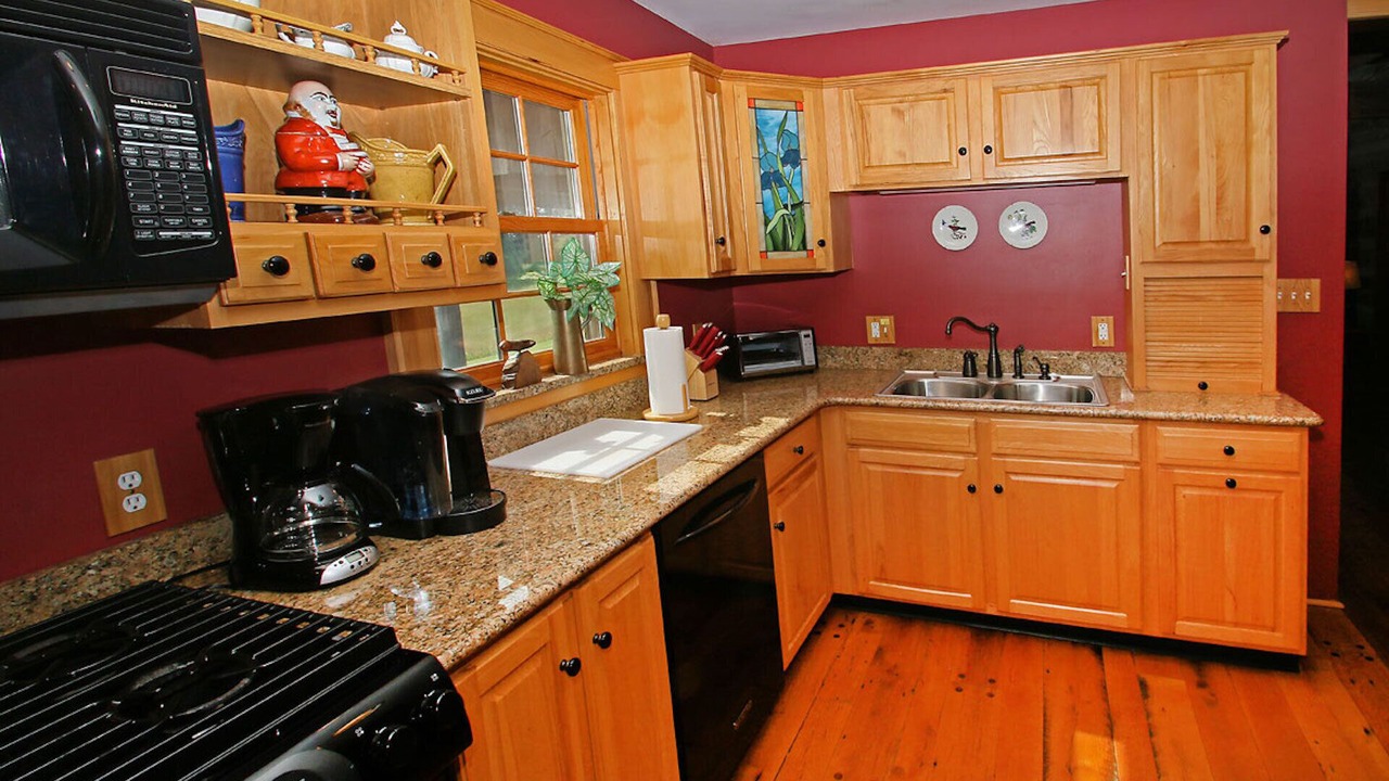 Photo of Kitchen in Clendenin