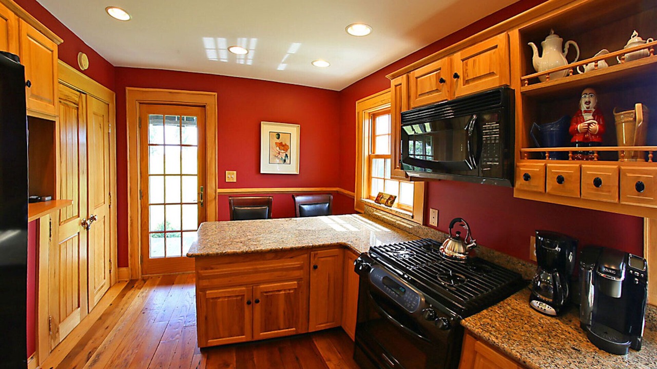 Photo of Kitchen in Clendenin