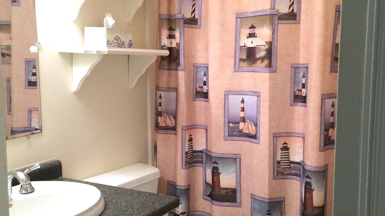 Photo of Bathroom in Calvert Beach-Long Beach