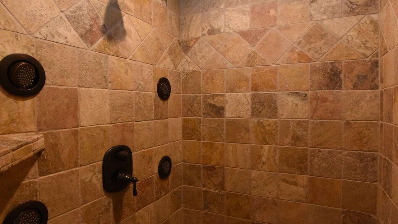 Photo of Bathroom in Island Park