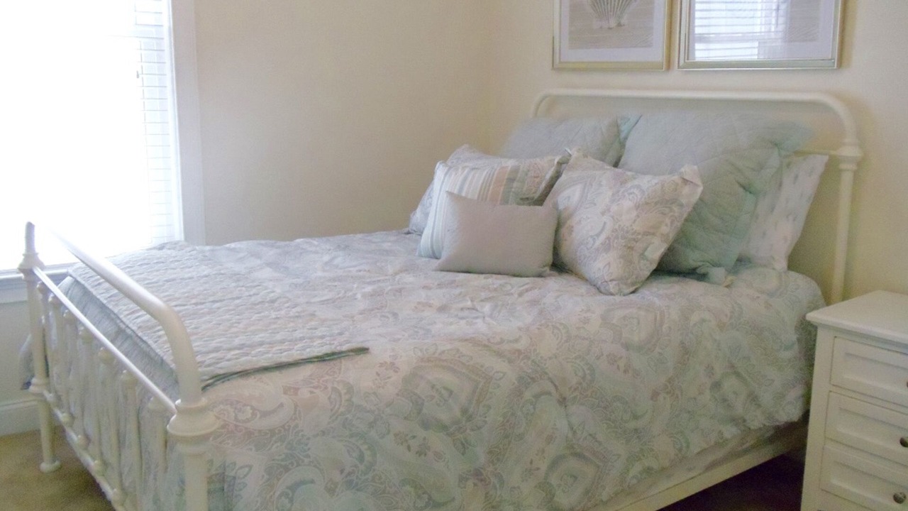 Photo of Bedroom in Gardens