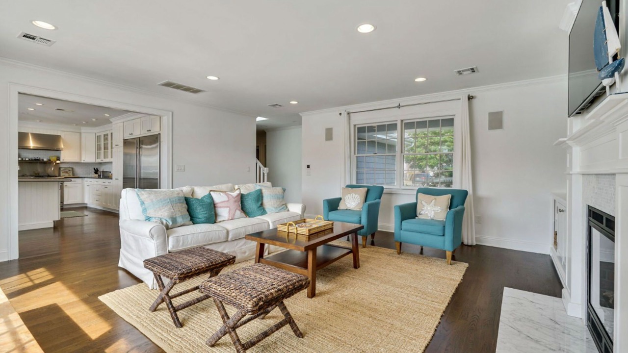 Photo of Livingroom in Mantoloking