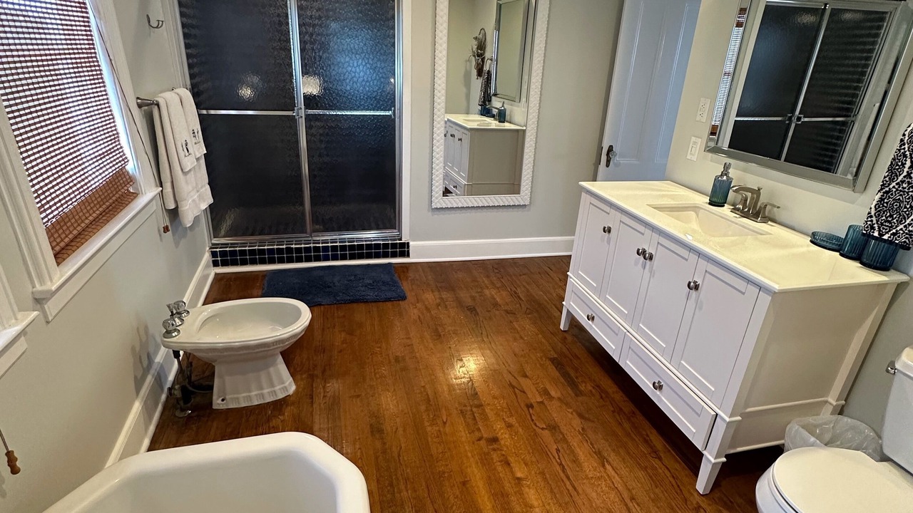 Photo of Bathroom in Long Branch