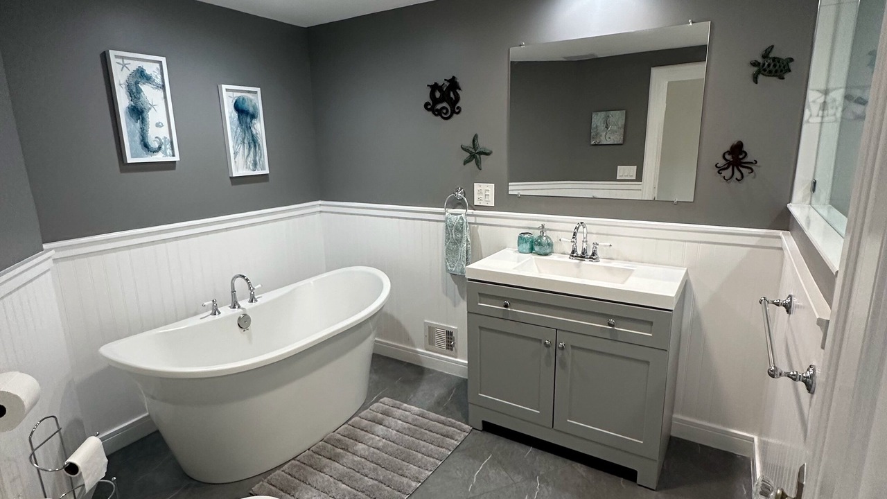 Photo of Bathroom in Long Branch