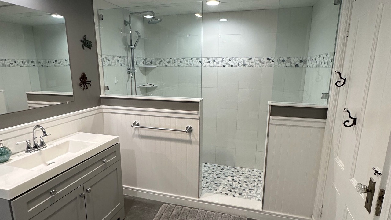 Photo of Bathroom in Long Branch