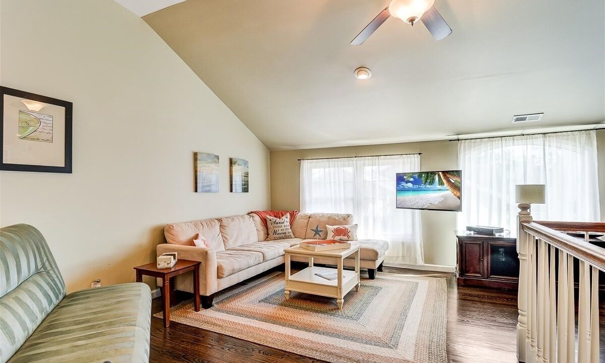 Photo of Livingroom in Bradley Beach
