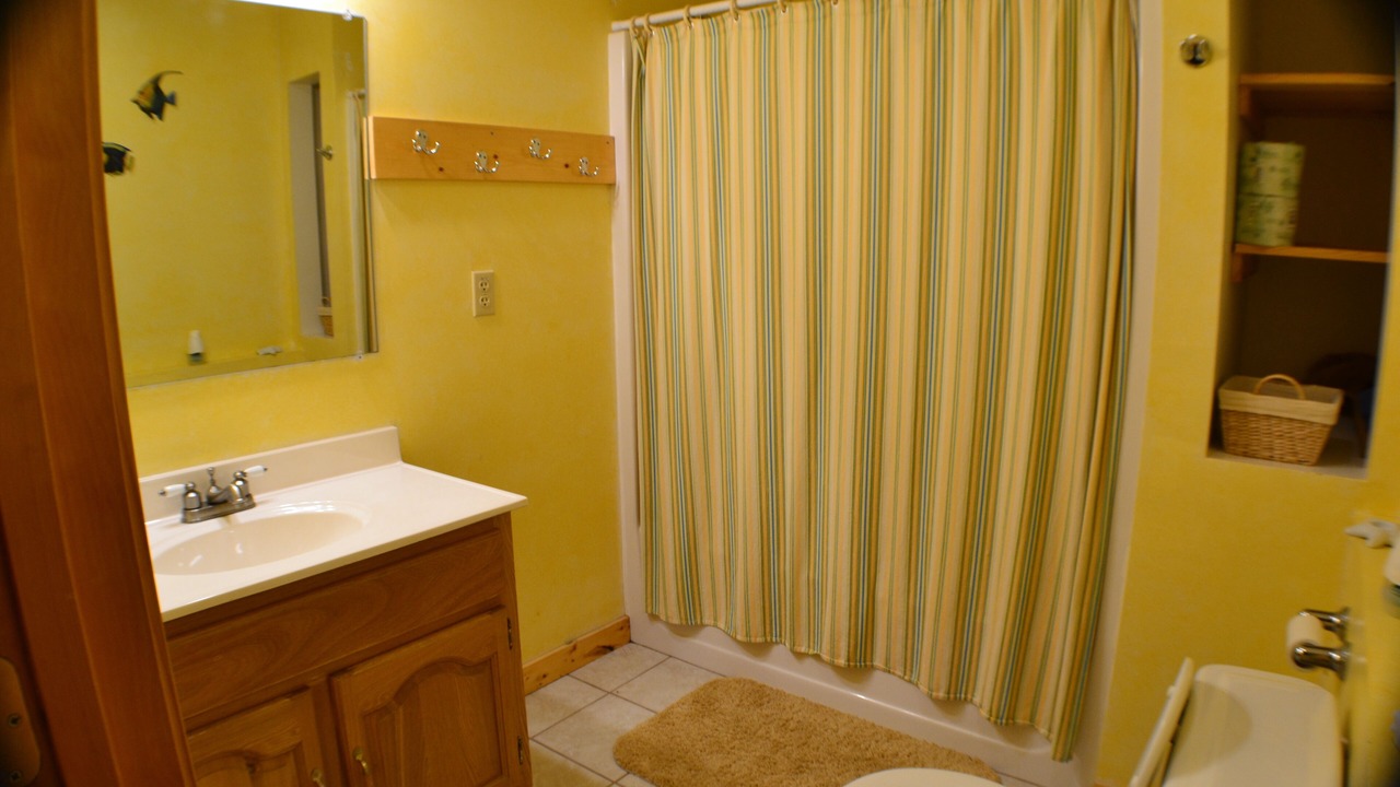 Photo of Bathroom in Byrdstown