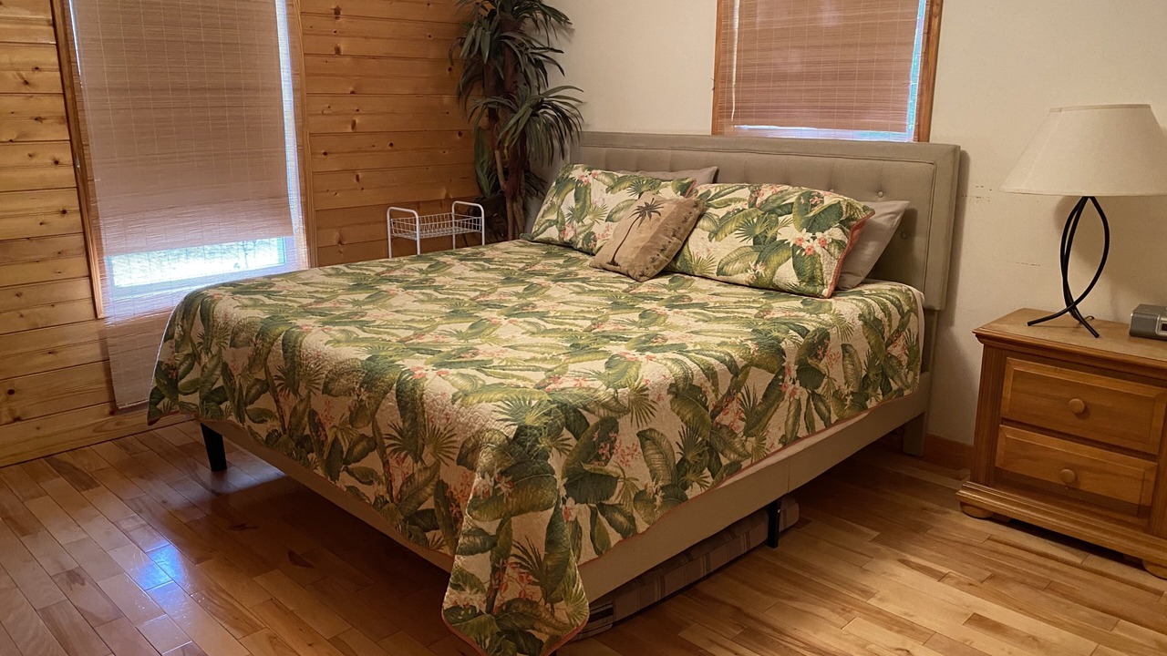 Photo of Bedroom in Byrdstown