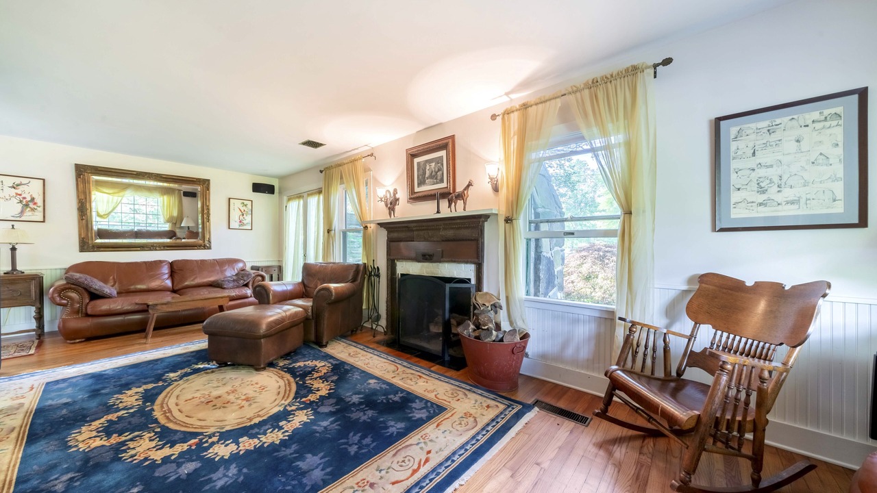 Photo of Livingroom in Milford