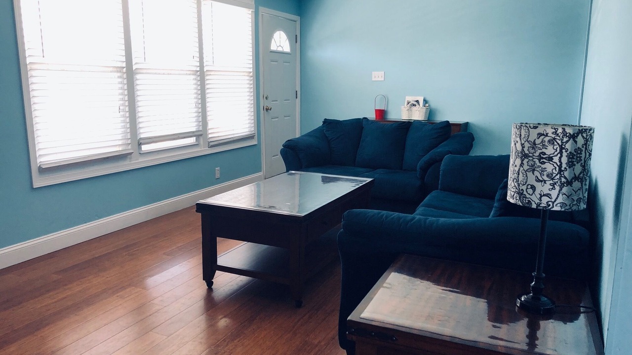 Photo of Livingroom in A-Zone