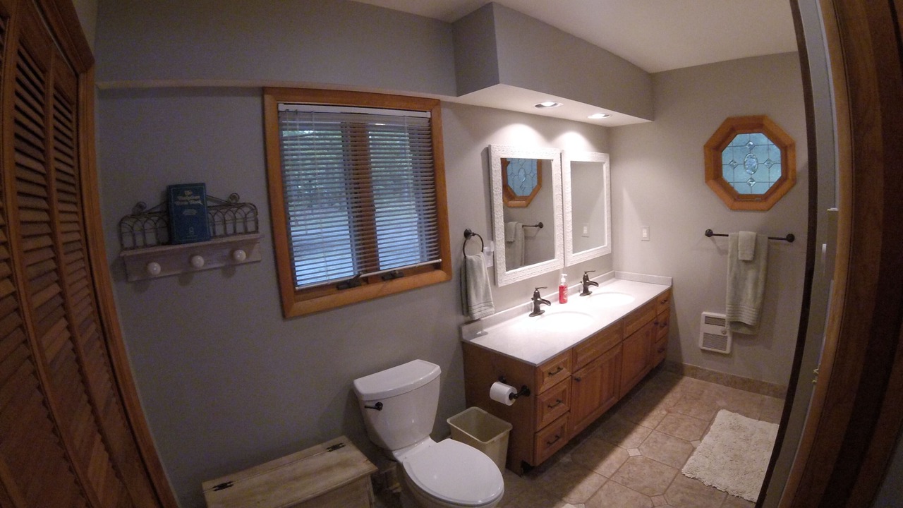 Photo of Bathroom in North Glade Hills