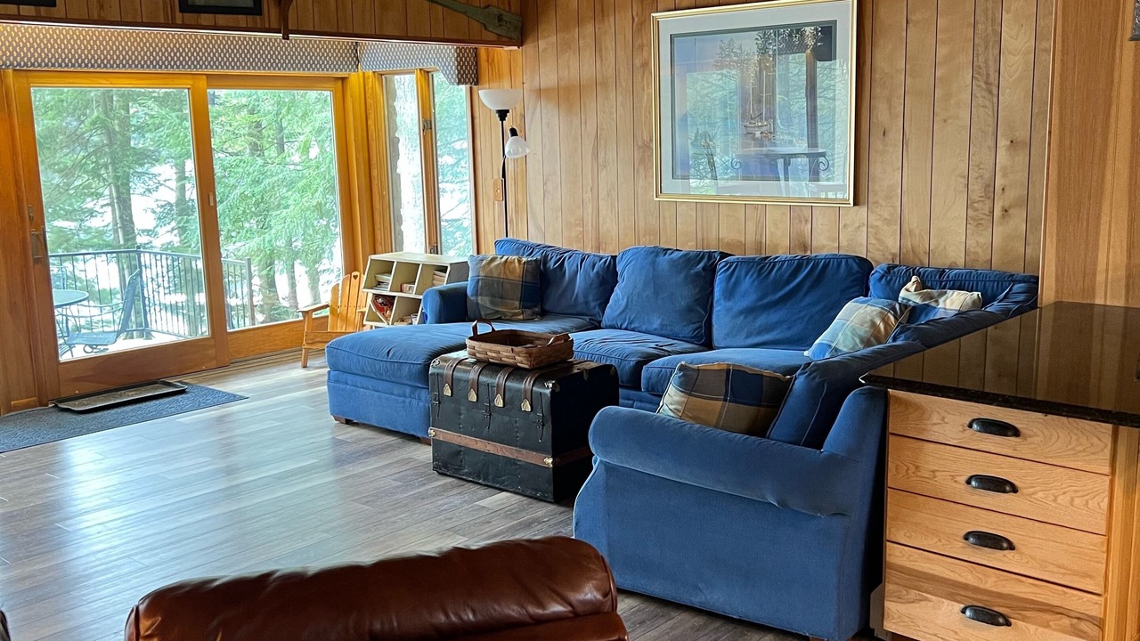 Photo of Livingroom in North Glade Hills