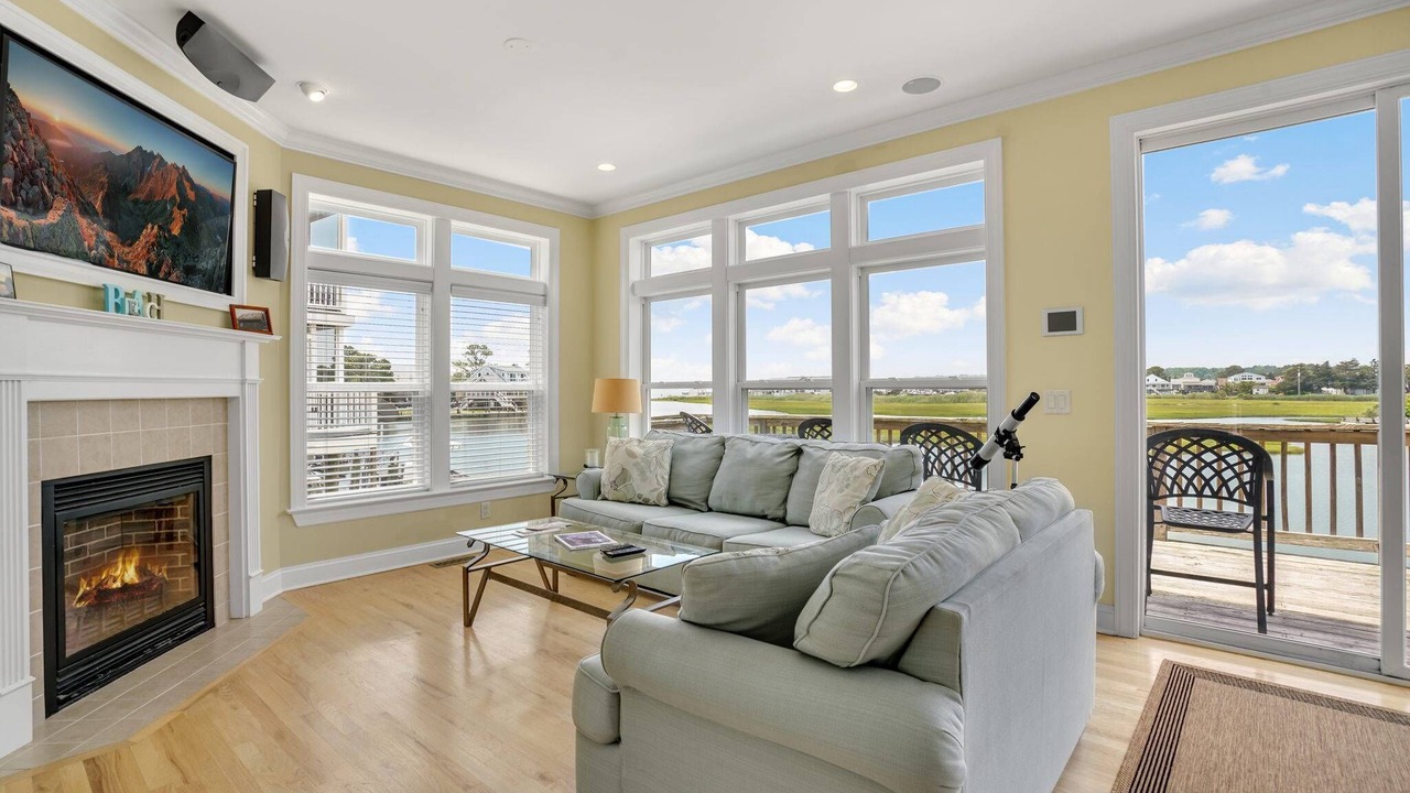 Photo of Livingroom in Captain's Cove