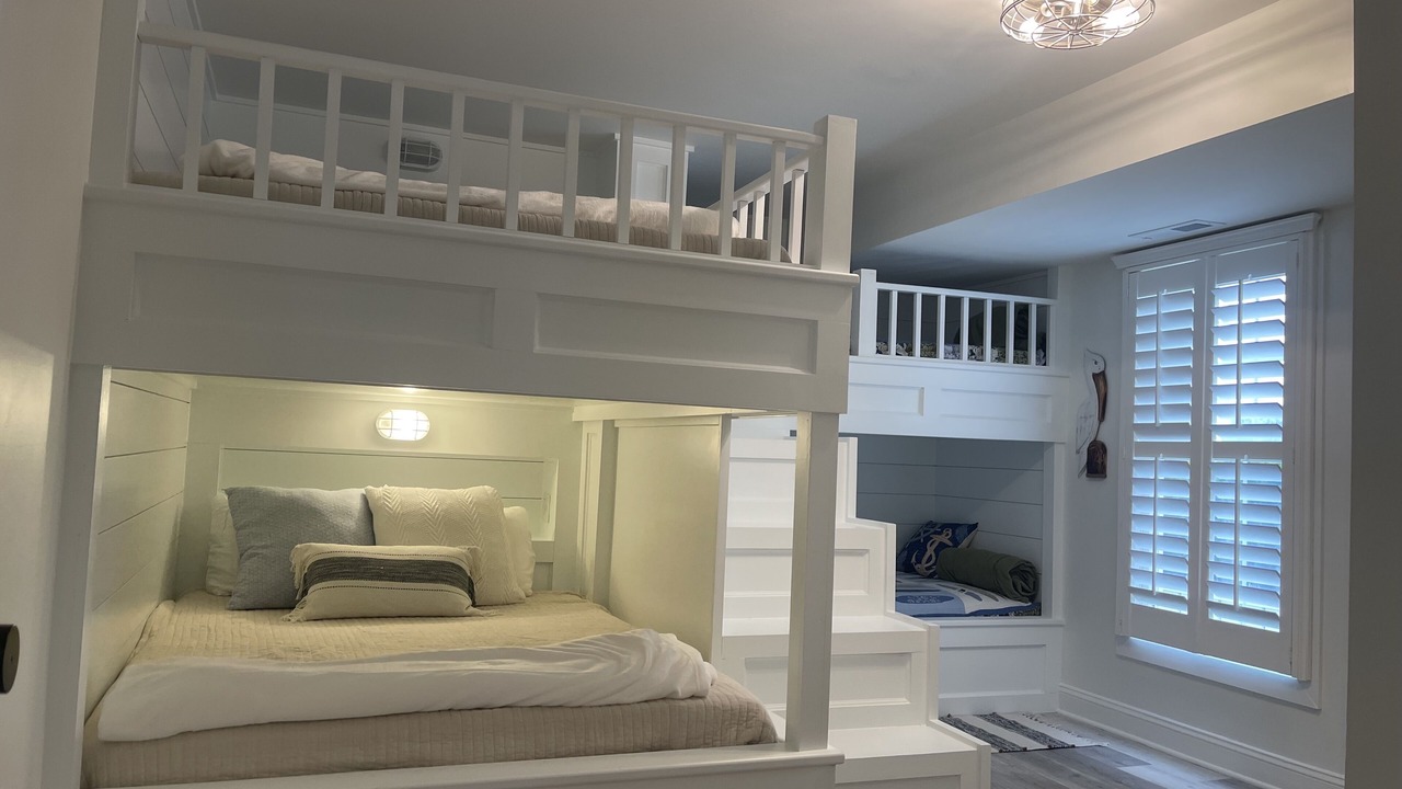Photo of Bedroom in Avalon