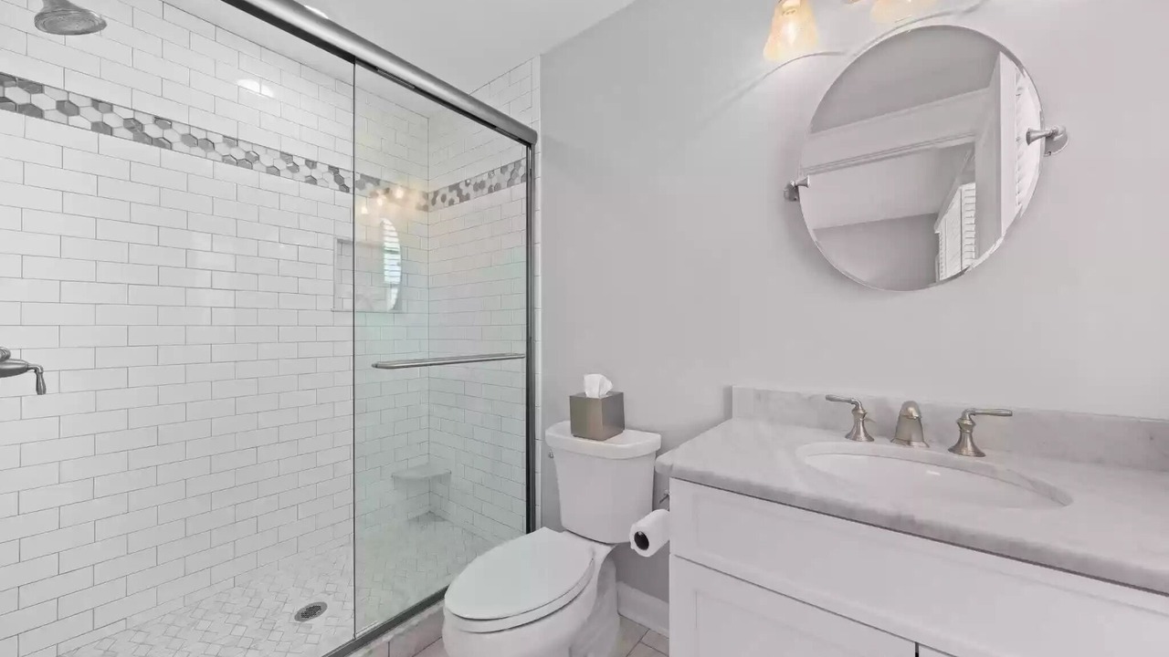 Photo of Bathroom in Avalon