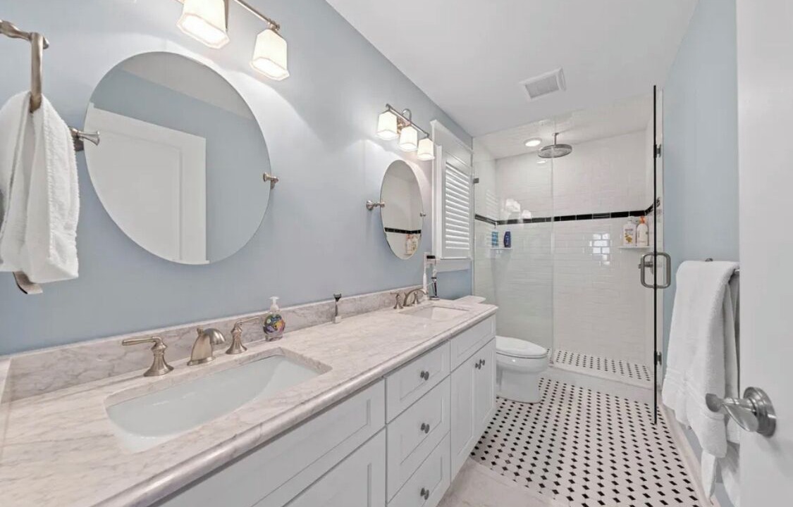 Photo of Bathroom in Avalon