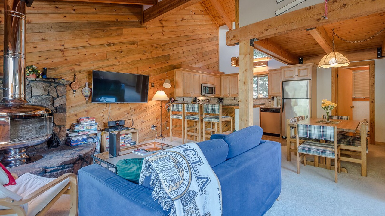Photo of Livingroom in Warm Springs