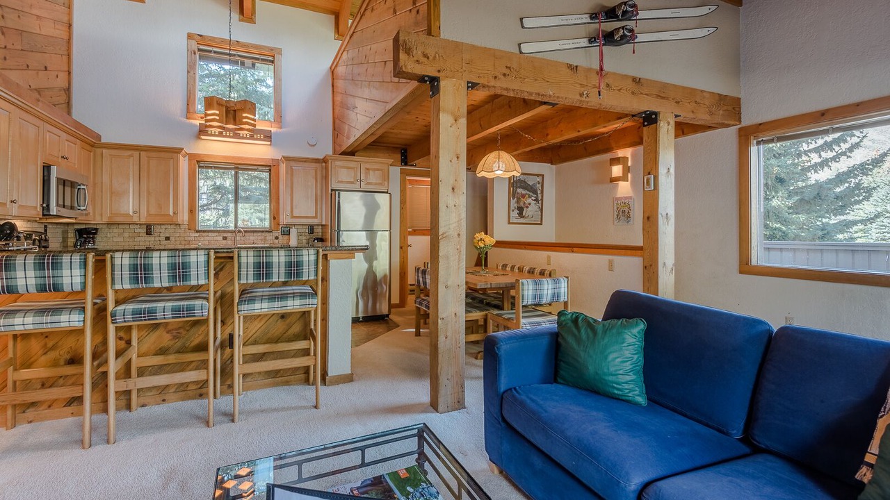 Photo of Livingroom in Warm Springs