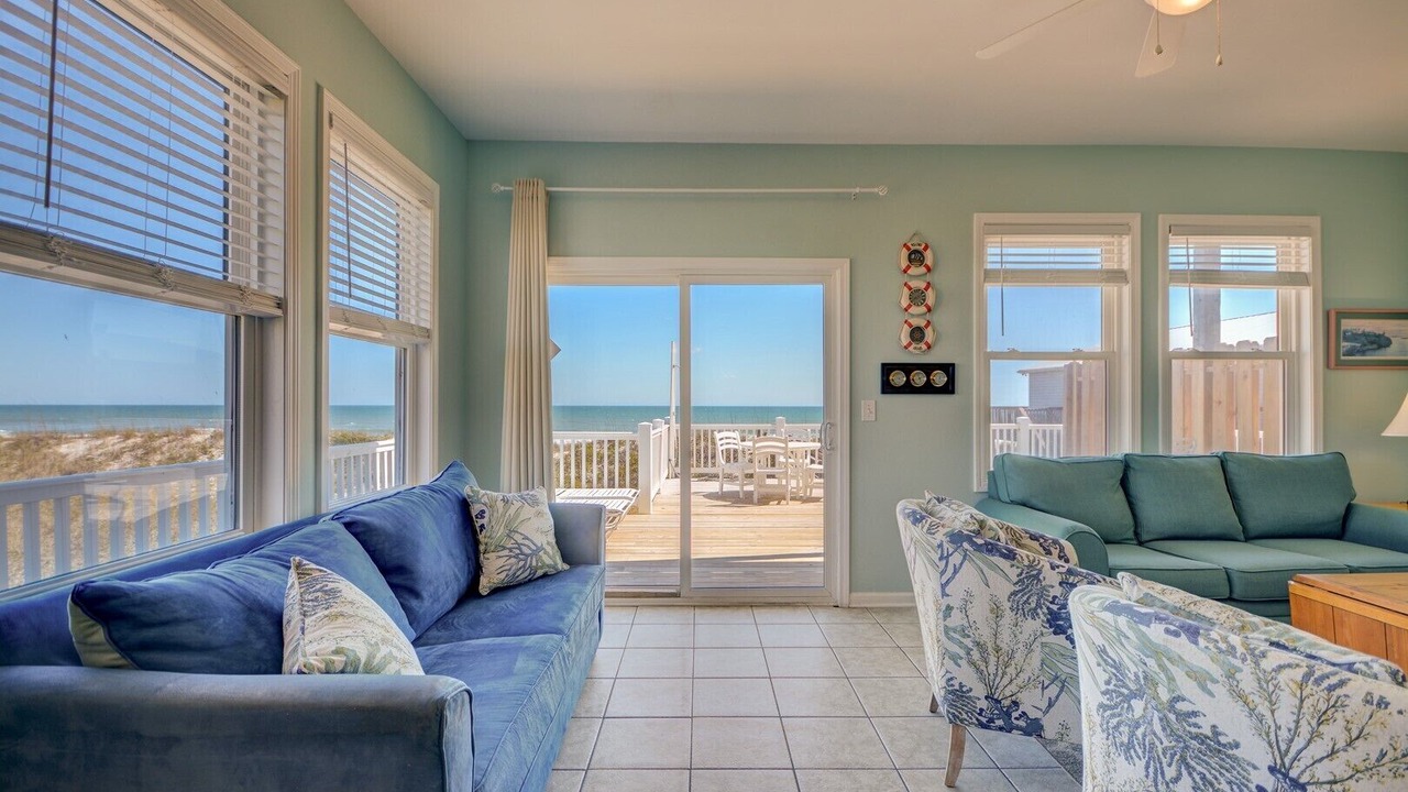 Photo of Livingroom in North Topsail Beach