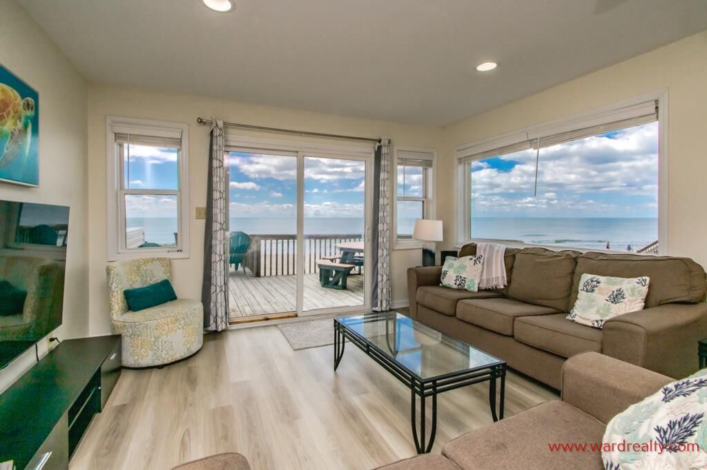 Photo of Livingroom in North Topsail Beach