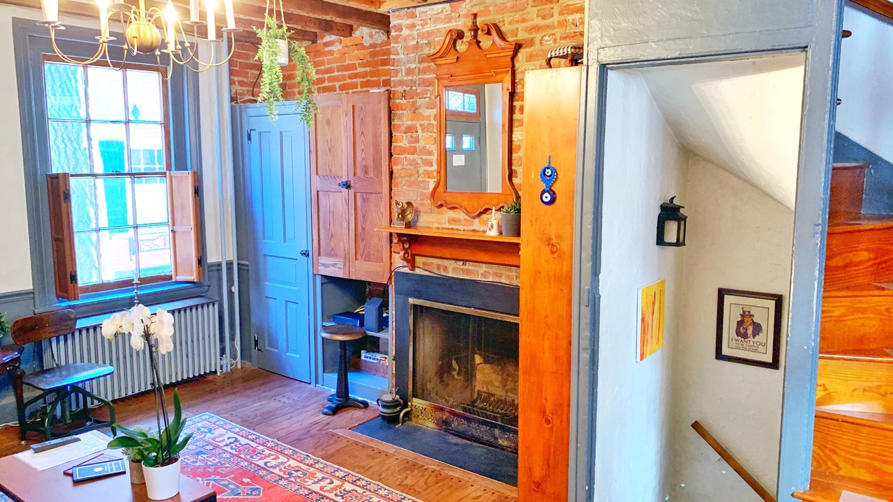 Photo of Livingroom in Gayborhood