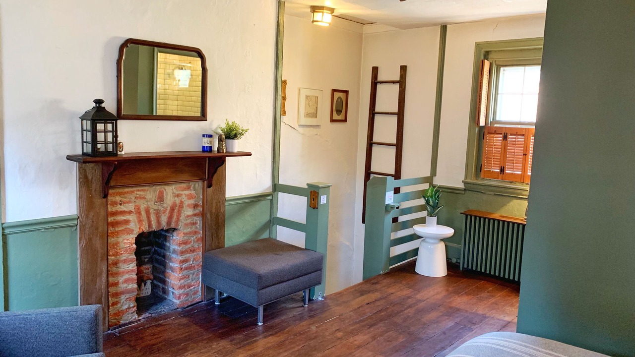 Photo of Livingroom in Gayborhood