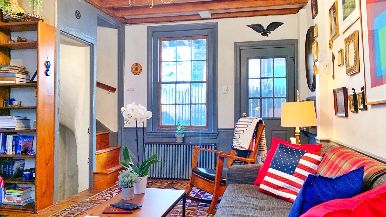 Photo of Livingroom in Gayborhood