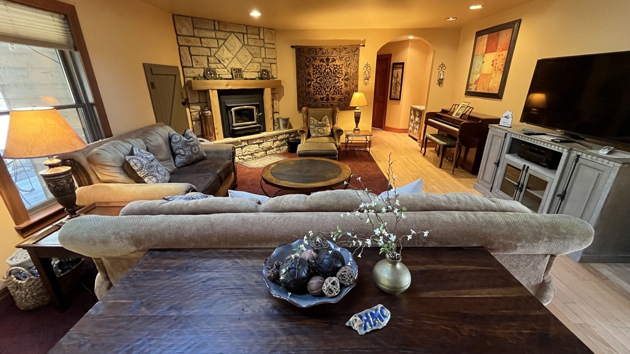 Photo of Livingroom in Logan