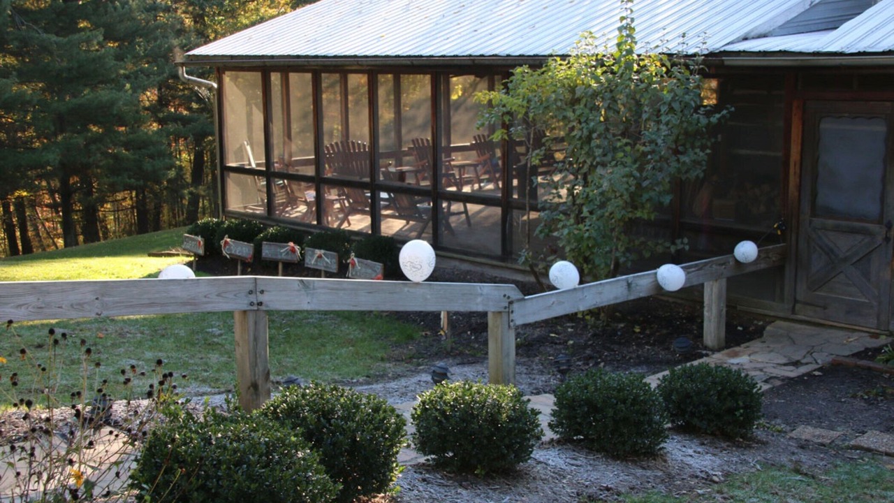 Photo of Outdoor in Clendenin