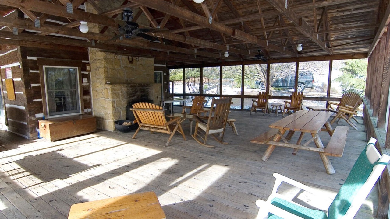 Photo of Outdoor in Clendenin