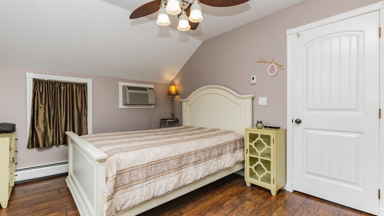 Photo of Bedroom in Bradley Beach