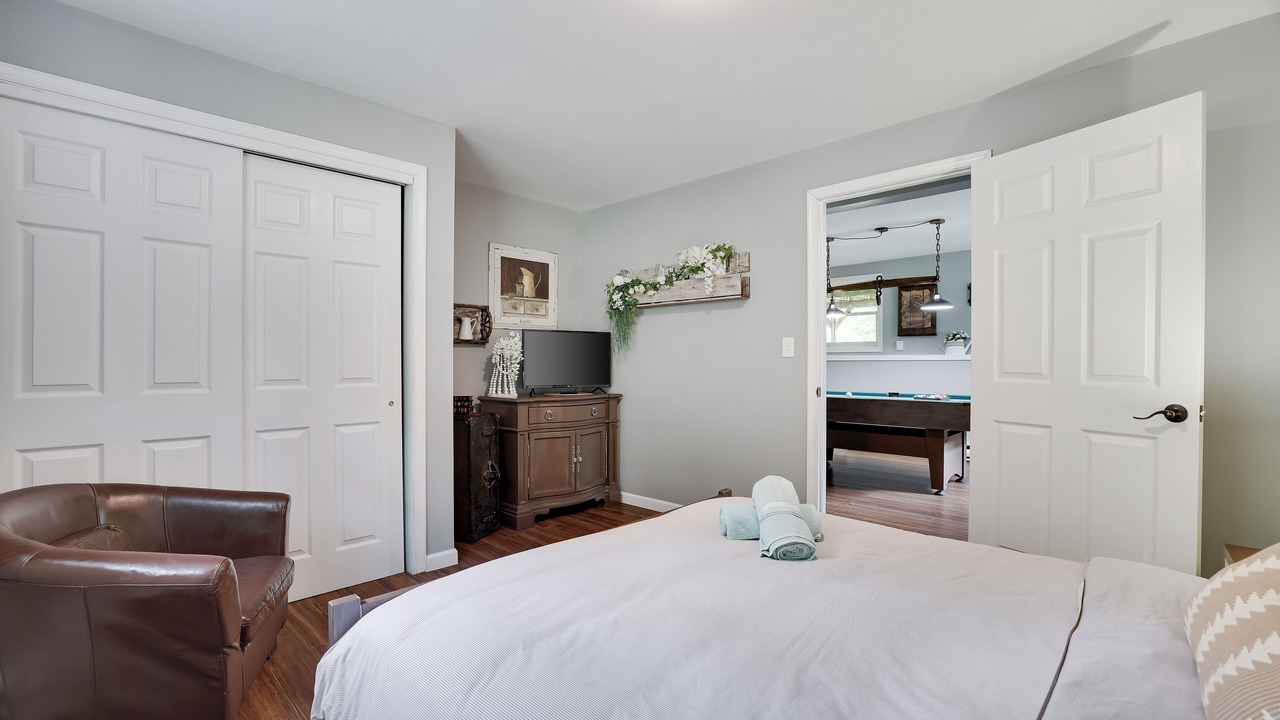 Photo of Bedroom in Henryville