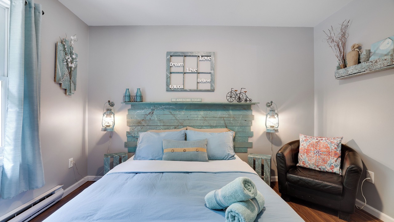 Photo of Bedroom in Henryville