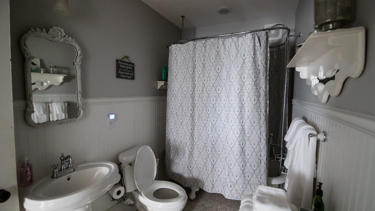 Photo of Bathroom in Martel